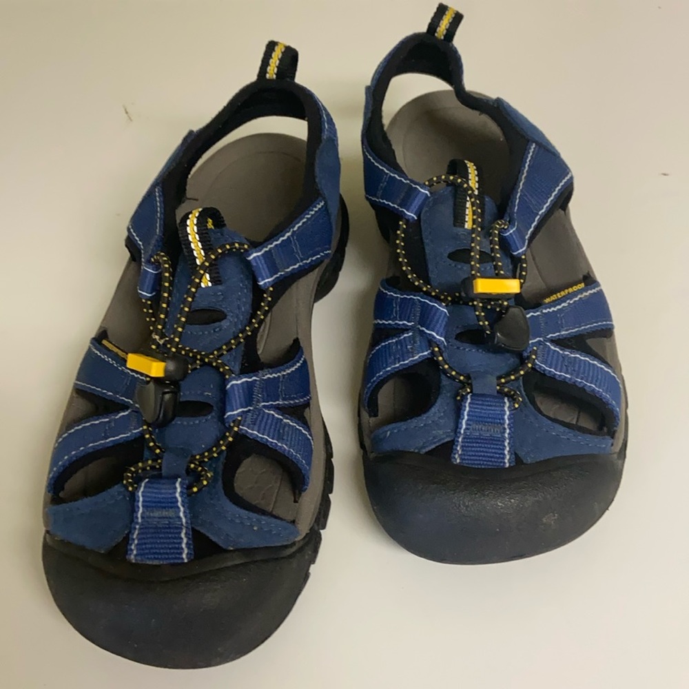 Keen kids water/hiking shoes